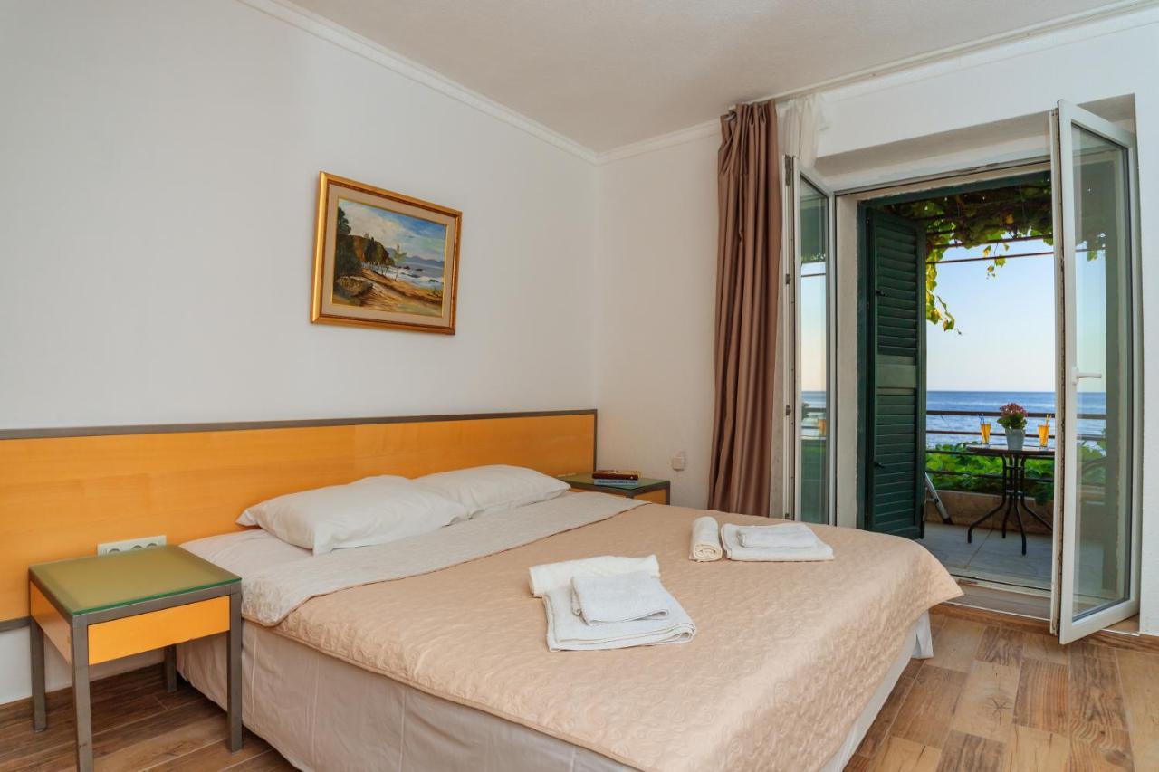 Hotel Savojo Petrovac Dış mekan fotoğraf