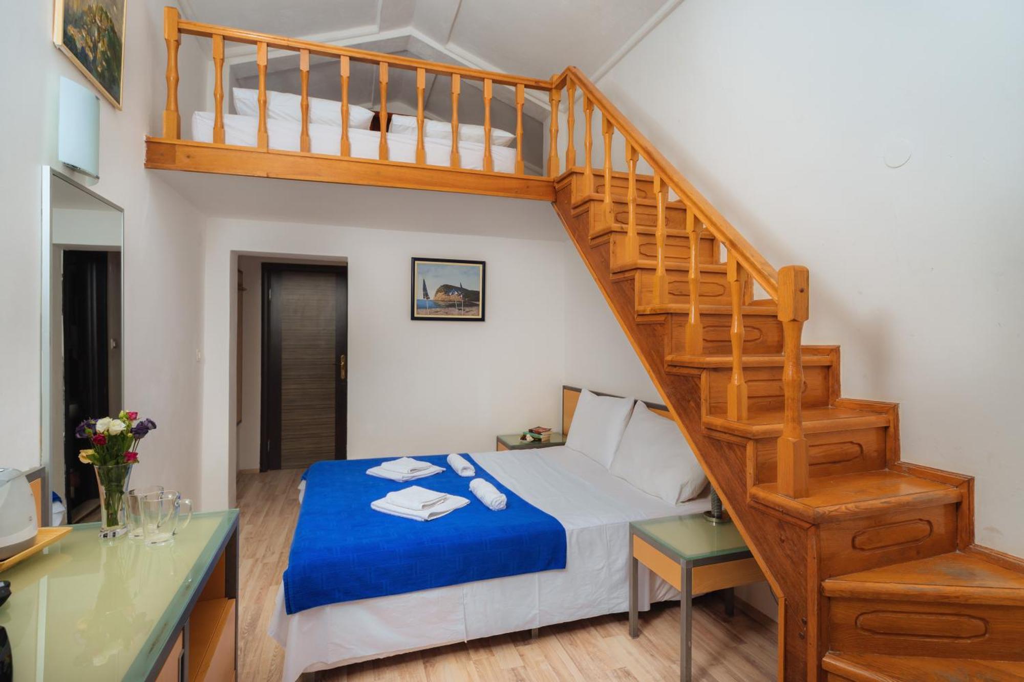 Hotel Savojo Petrovac Oda fotoğraf